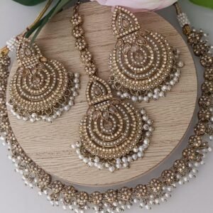 Golden Stones white Pearls